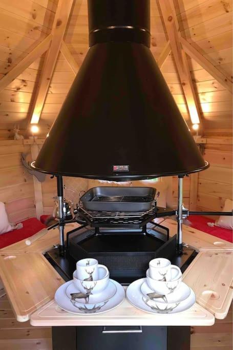 Romantic Treehouse With Hot Tub & Bbq Lodge Praze an Beeble Exterior photo