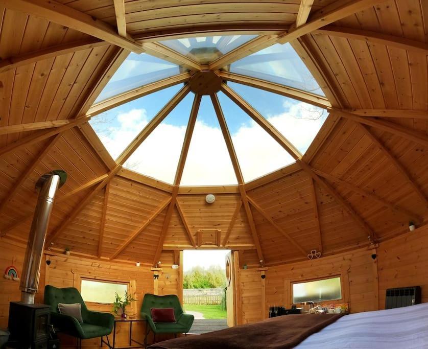 Romantic Treehouse With Hot Tub & Bbq Lodge Praze an Beeble Exterior photo